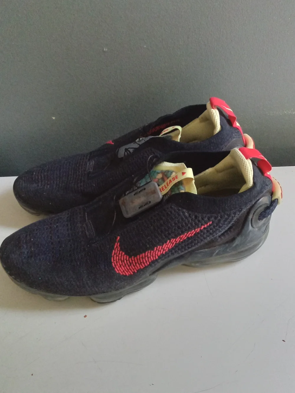 Nike Air VaporMax 2020 Flyknit FlyEase Black Red CJ6740-003 Mens Running Shoes